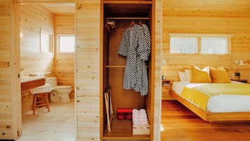 Superior Cabin, 1 King Bed, Roll-in Shower, Garden View | Egyptian cotton sheets, premium bedding, down comforters, minibar