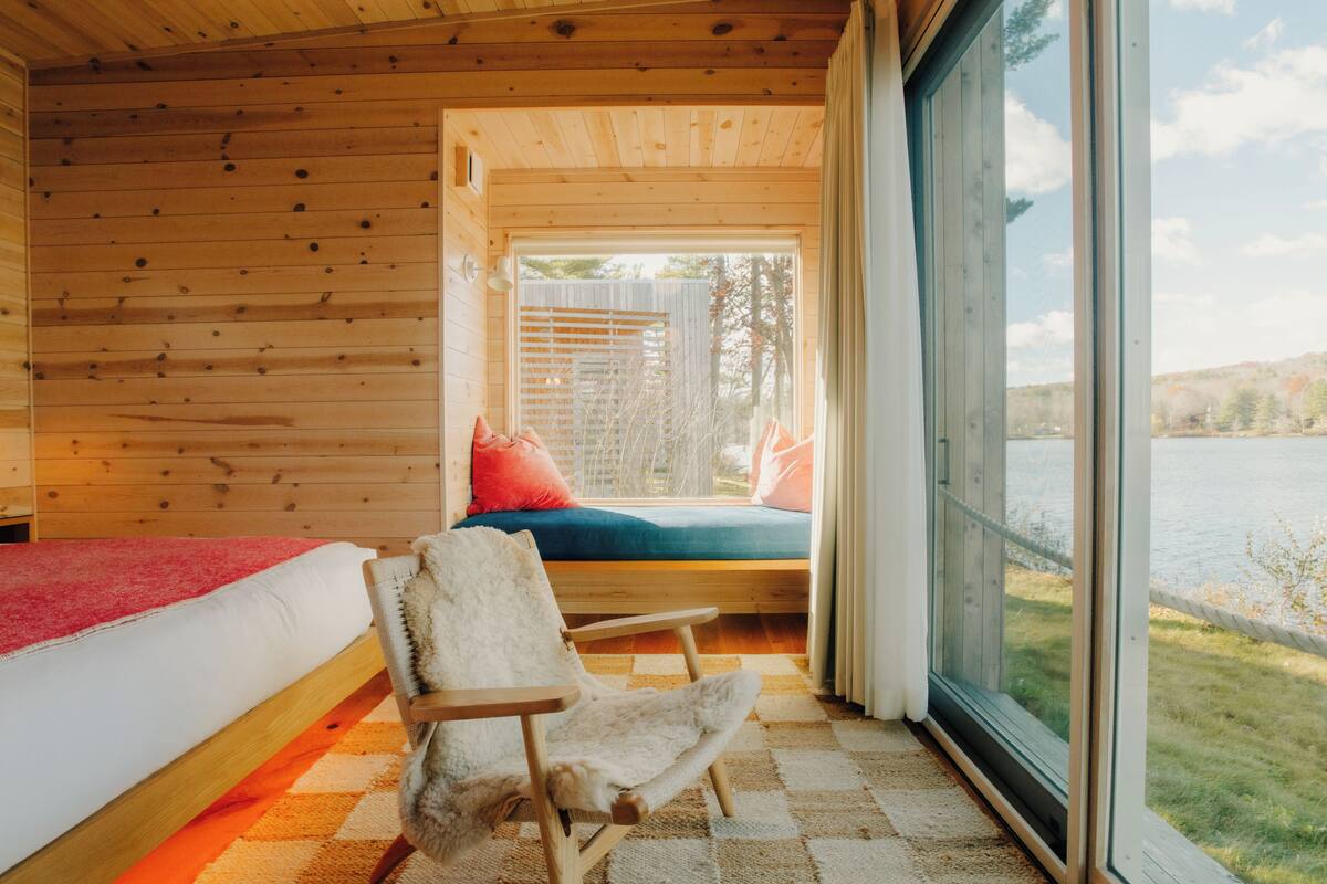 Premier-Ferienhütte, 1 King-Bett, Seeblick | Bettwäsche aus ägyptischer Baumwolle, hochwertige Bettwaren