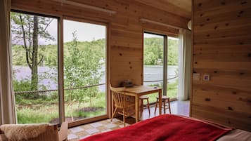 Egyptian cotton sheets, premium bedding, down duvets, minibar