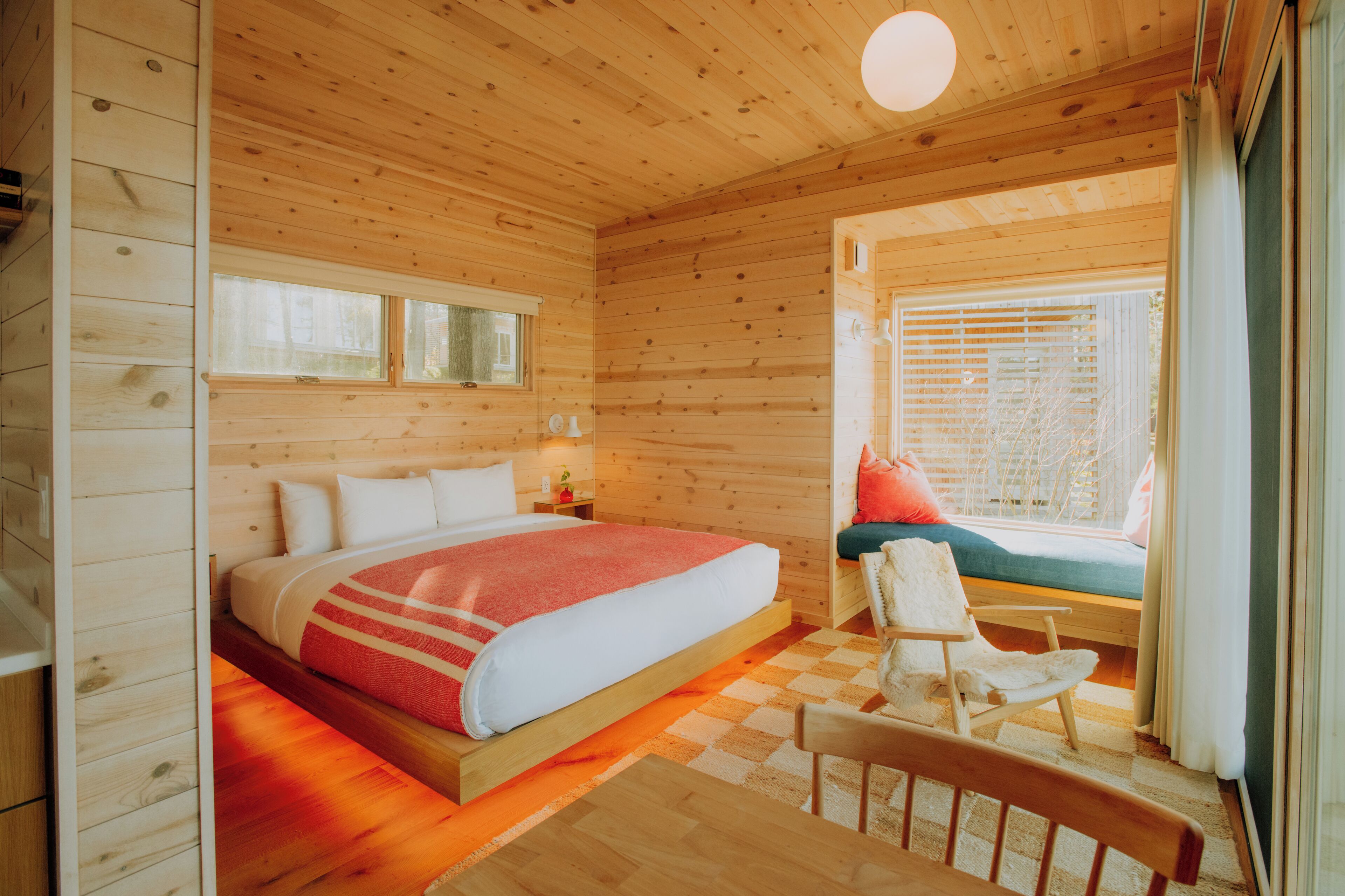 Egyptian cotton sheets, premium bedding, down comforters, minibar