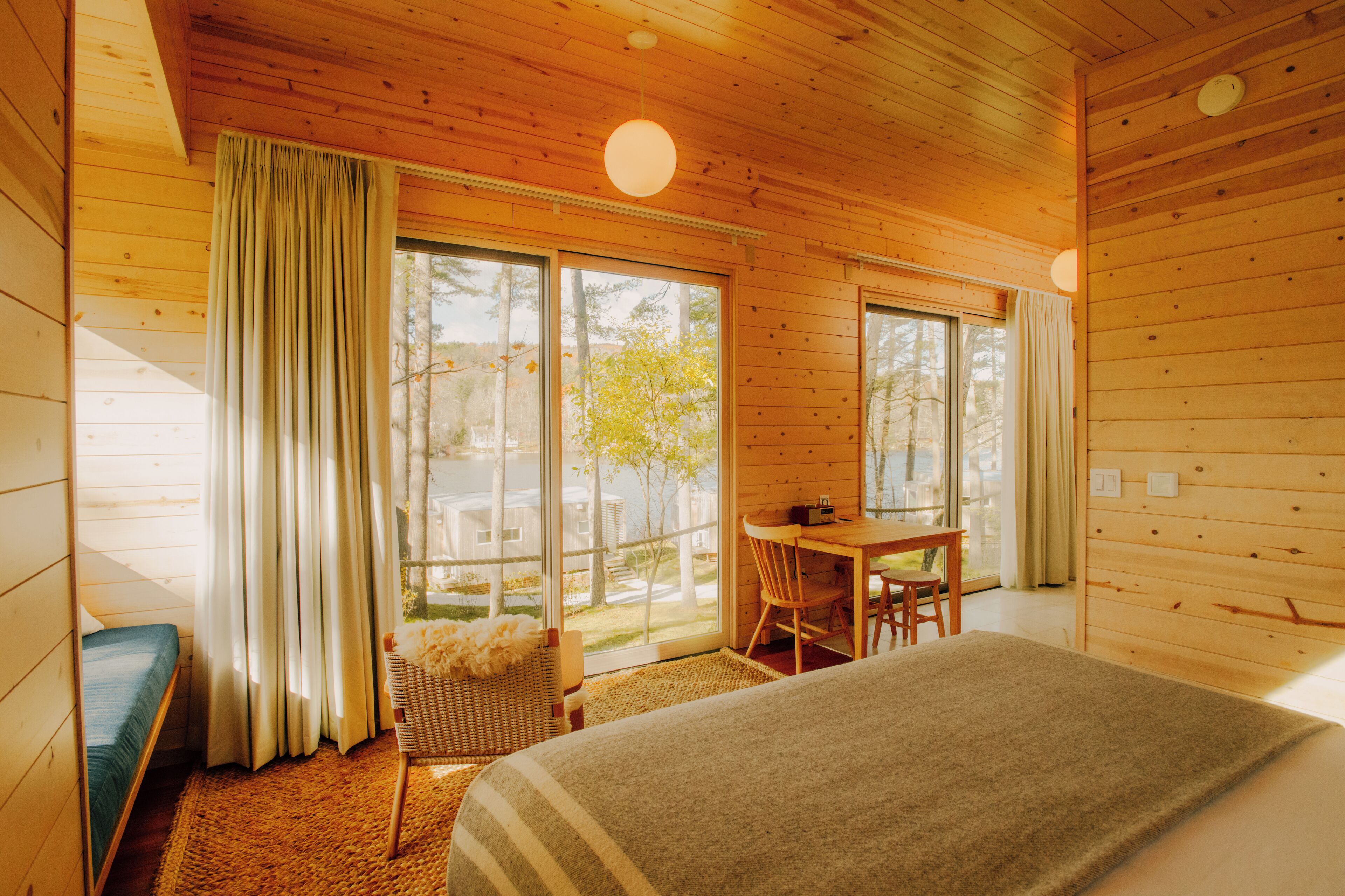 Deluxe Cabin, 1 King Bed, Lake View | Egyptian cotton sheets, premium bedding, down comforters, minibar