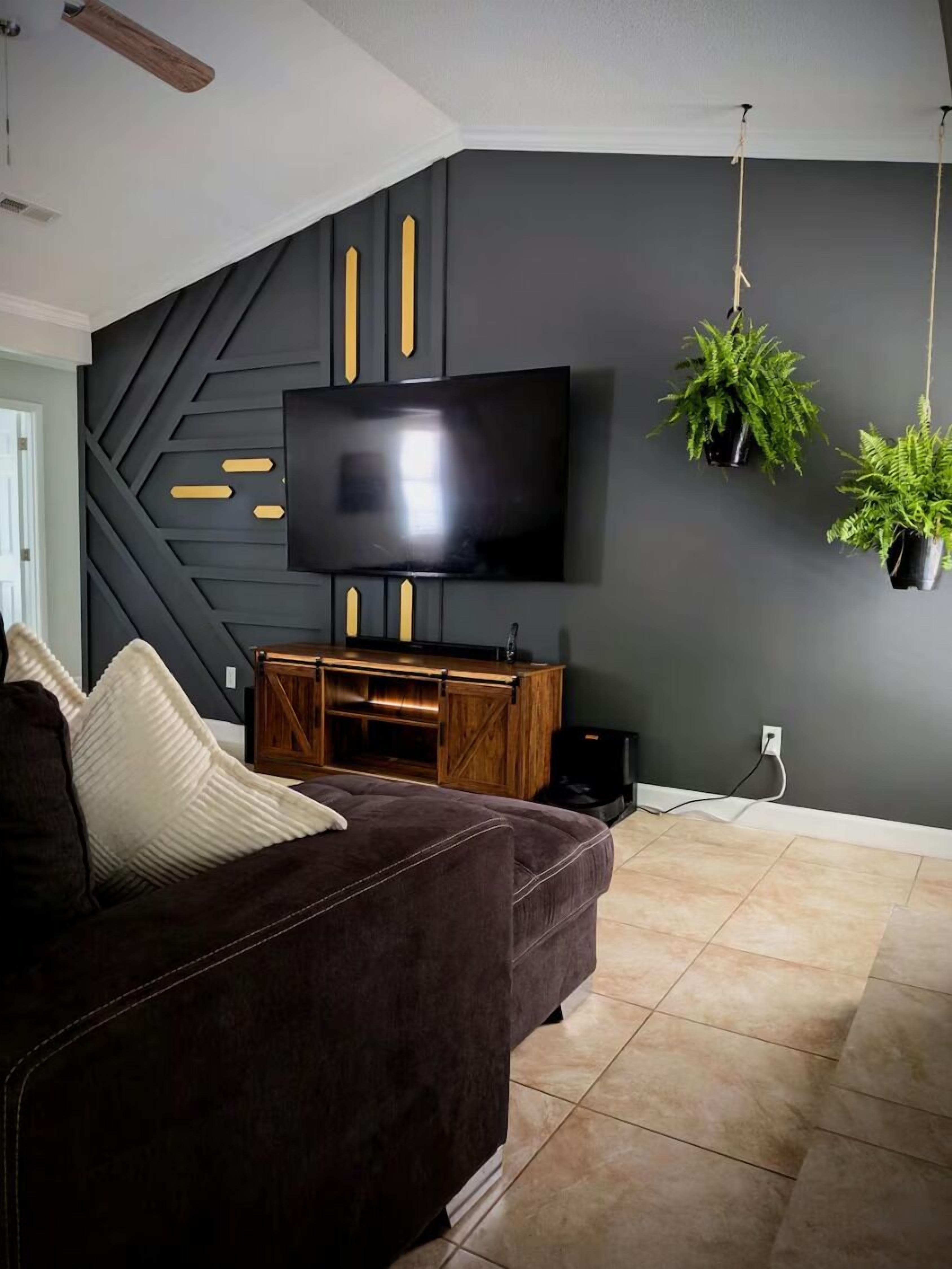 Téléviseur connecté, foyer, chaîne audio