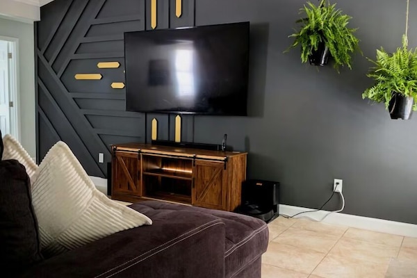Smart-TV, peis og stereoanlegg