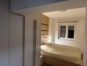 1 chambre, fer et planche à repasser, Wi-Fi, draps fournis