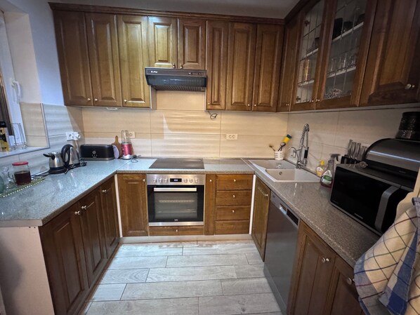 Microwave, oven, stovetop, dishwasher