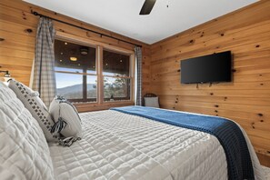 3 bedrooms, desk, iron/ironing board, travel cot