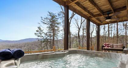âïž Cozy Winter Retreat in Blue Ridge! Stunning views-Hot tub-Arcade fun-Fire pit