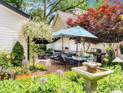 1/2 mile to NU, 5min walk to Lake, Swim Spa Pool