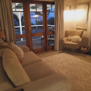 Smart TV, fireplace, books