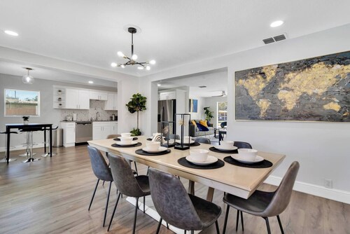 4 Bedroom Pool Home - Pet Friendly