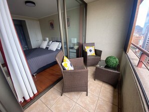 1 slaapkamer, een strijkplank/strijkijzer, gratis wifi, beddengoed