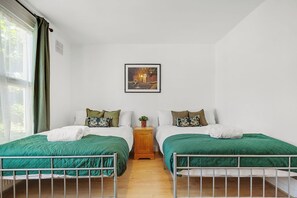 3 Schlafzimmer, Bügeleisen/Bügelbrett, Bettwäsche