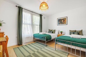 3 bedrooms, iron/ironing board, bed sheets