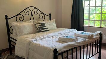 3 chambres, bureau, fer et planche à repasser, Wi-Fi gratuit