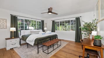 2 bedrooms, desk, free WiFi, bed sheets