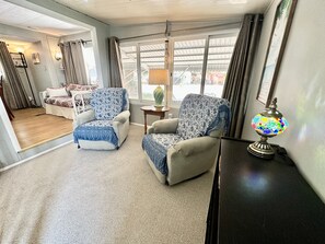 Interior - Whimsical 1/1 beach bungalow is a coastal gem (Jensen Beach)