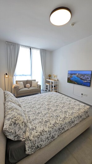 Luxury Studio Suite, City View | Blackout drapes, soundproofing, iron/ironing board, free WiFi - Midori Elegant Living (Sharjah)