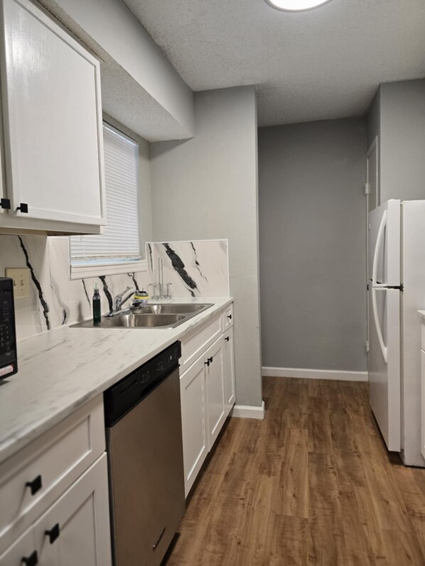 Private kitchen - Cozy Condo1 (Houston)