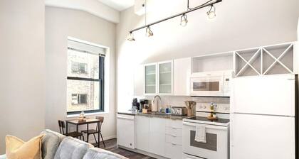 Cozy 1BR in Downtown | Walk to Stadiums + Gym