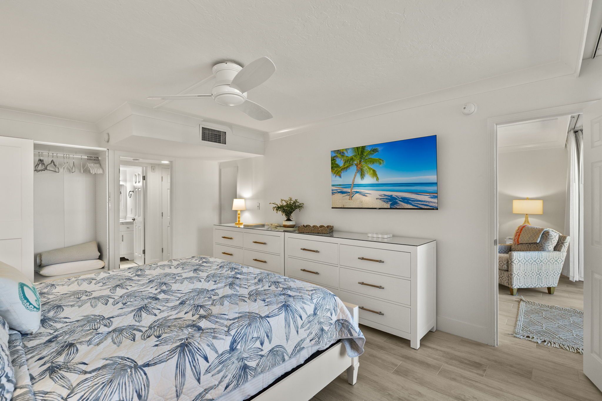 Beautiful Sundial Condo Steps To Beach And Great Value! - Sanibel, FL