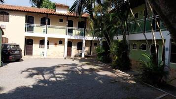 Fachada da propriedade