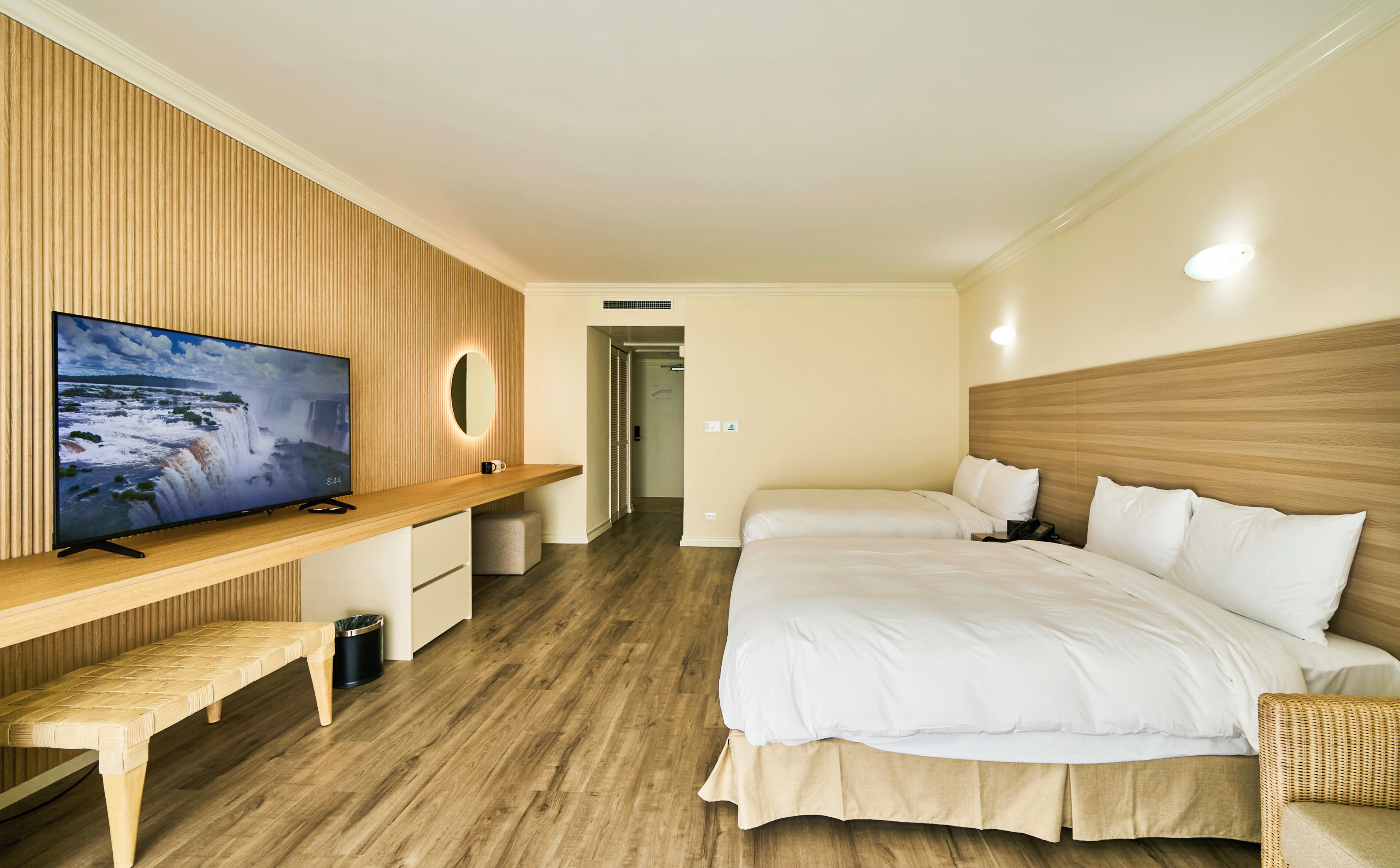 Habitación Confort con 2 camas individuales, balcón, vista al campo de golf | Caja de seguridad en la habitación, cortinas blackout y insonorización 