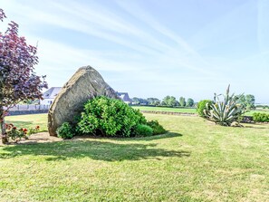 المنطقة المحيطة بالمنشأة