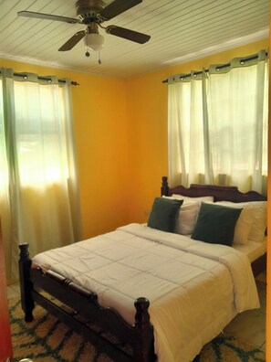 Basic Apartment, Balcony, Sea View | Free WiFi - Pinard's Vacation Home  (Pointe Michel)