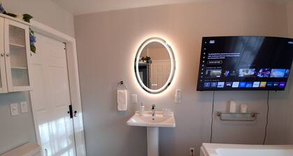 By Summersville Lake • 3BR • Jetted Tub + Sauna