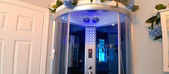 3 BR/3 BA - Summersville | Steam Sauna, Jetted Tub