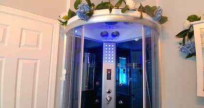 3 BR/3 BA - Summersville | Steam Sauna, Jetted Tub