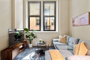 TV, fireplace - City Club - Unit 337 (Cincinnati)