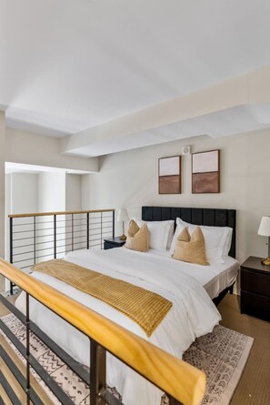 1 bedroom, desk, iron/ironing board, WiFi