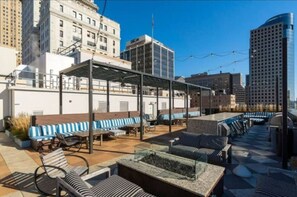 Outdoor dining - City Club - Unit 337 (Cincinnati)