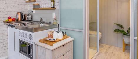 Microondas, placa de cocina