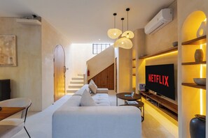 Deluxe Villa, Kitchenette | Living area
