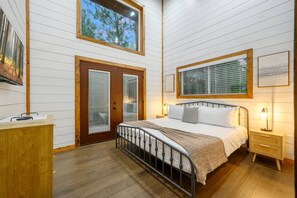3 bedrooms, iron/ironing board, free WiFi
