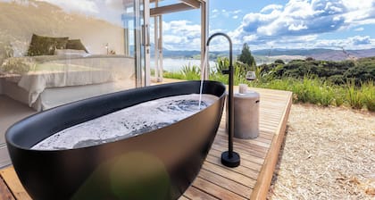 Escape to a private retreat in natures embrace on the tranquil Hokianga Harbour