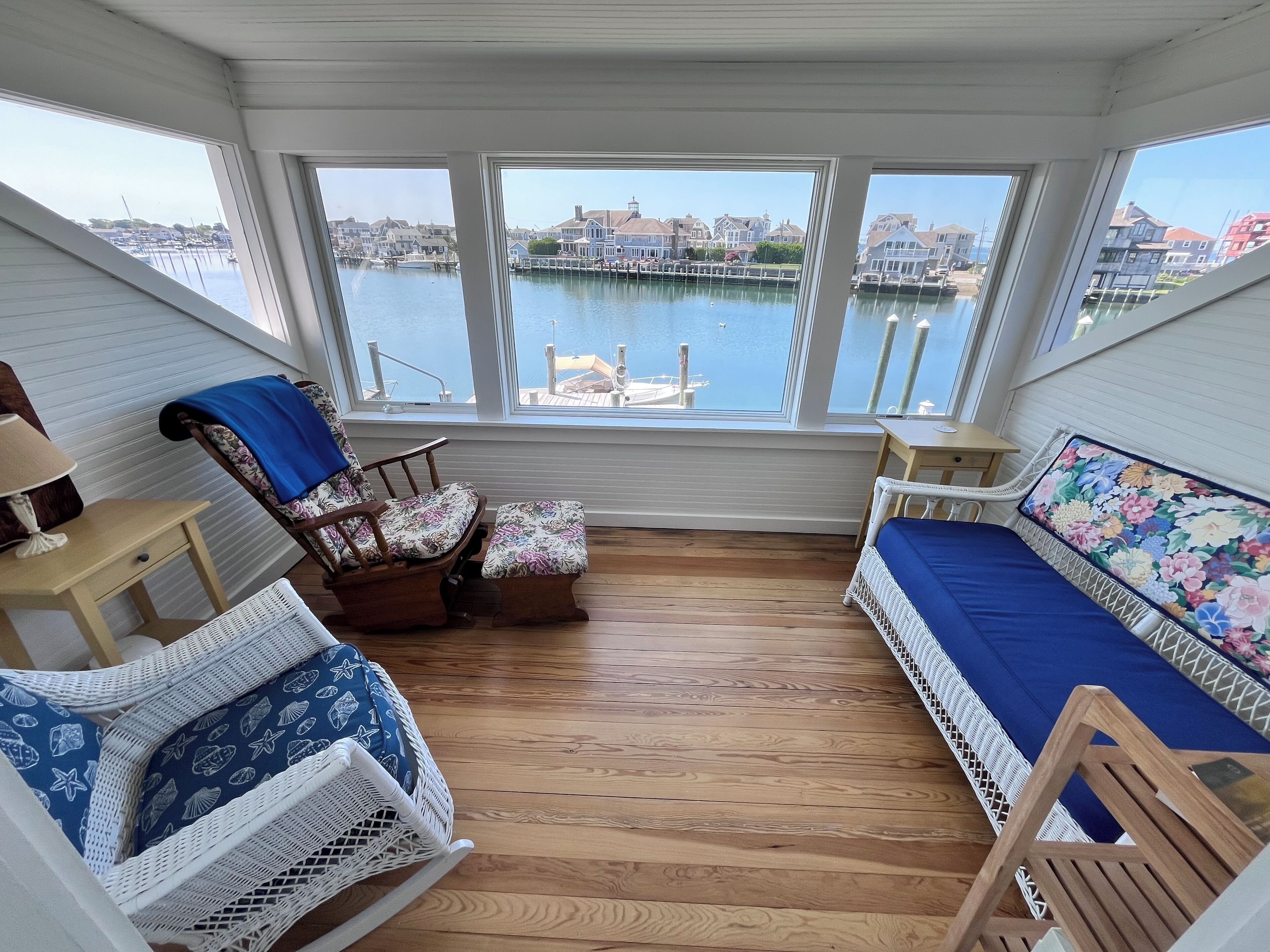 Lovely sunporch with great views