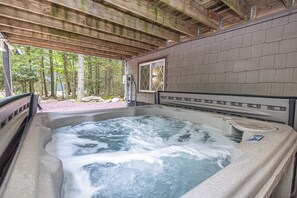 مغطس سبا خارجي