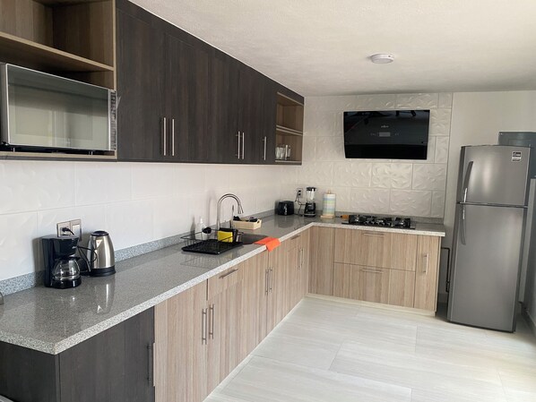 Micro-ondes, plaque de cuisson