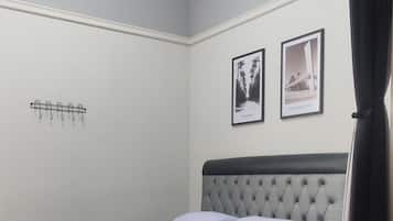 2 habitaciones, escritorio, tabla de planchar con plancha y wifi gratis