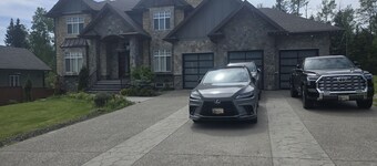 Luxury Lodge Getaway. W/ private entrance in the luxurious part of Prince George