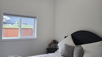 2 Schlafzimmer, Schreibtisch, Bügeleisen/Bügelbrett, kostenloses WLAN
