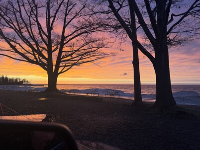 Cozy Charming house in Oswego NY, with WiFi and AC