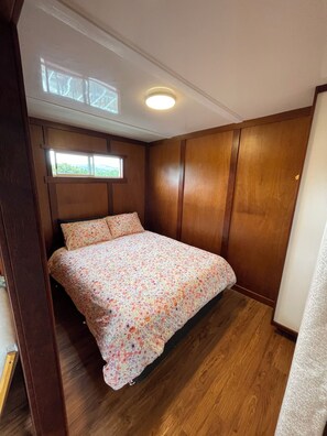 2 chambres, fer et planche Ă repasser, Wi-Fi, draps fournis