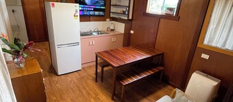 Clean and convenient cabin Centrally located in Atherton township.