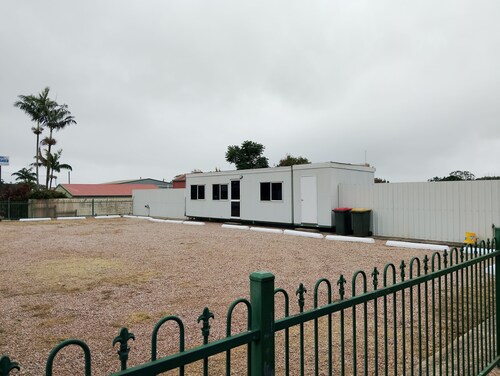 Clean and convenient cabin Centrally located in Atherton township.