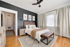 4 bedrooms, in-room safe, desk, iron/ironing board