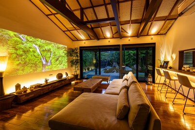 Hidden inn with an open-air hot spring bath, limited to one couple per day